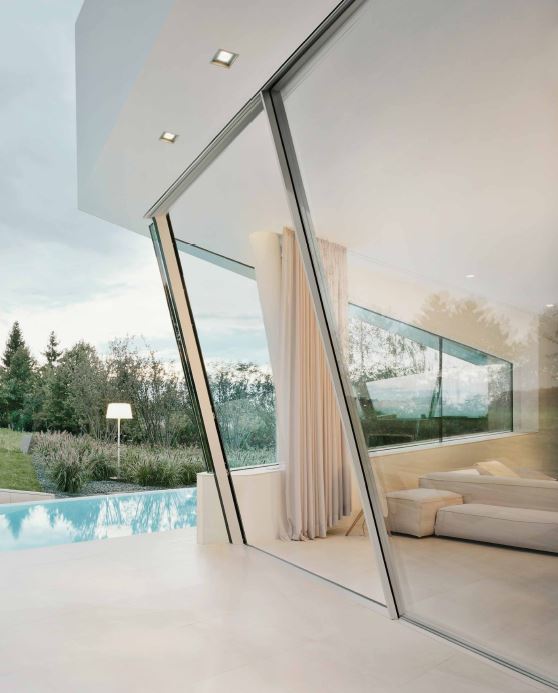SKY-FRAME SLOPE